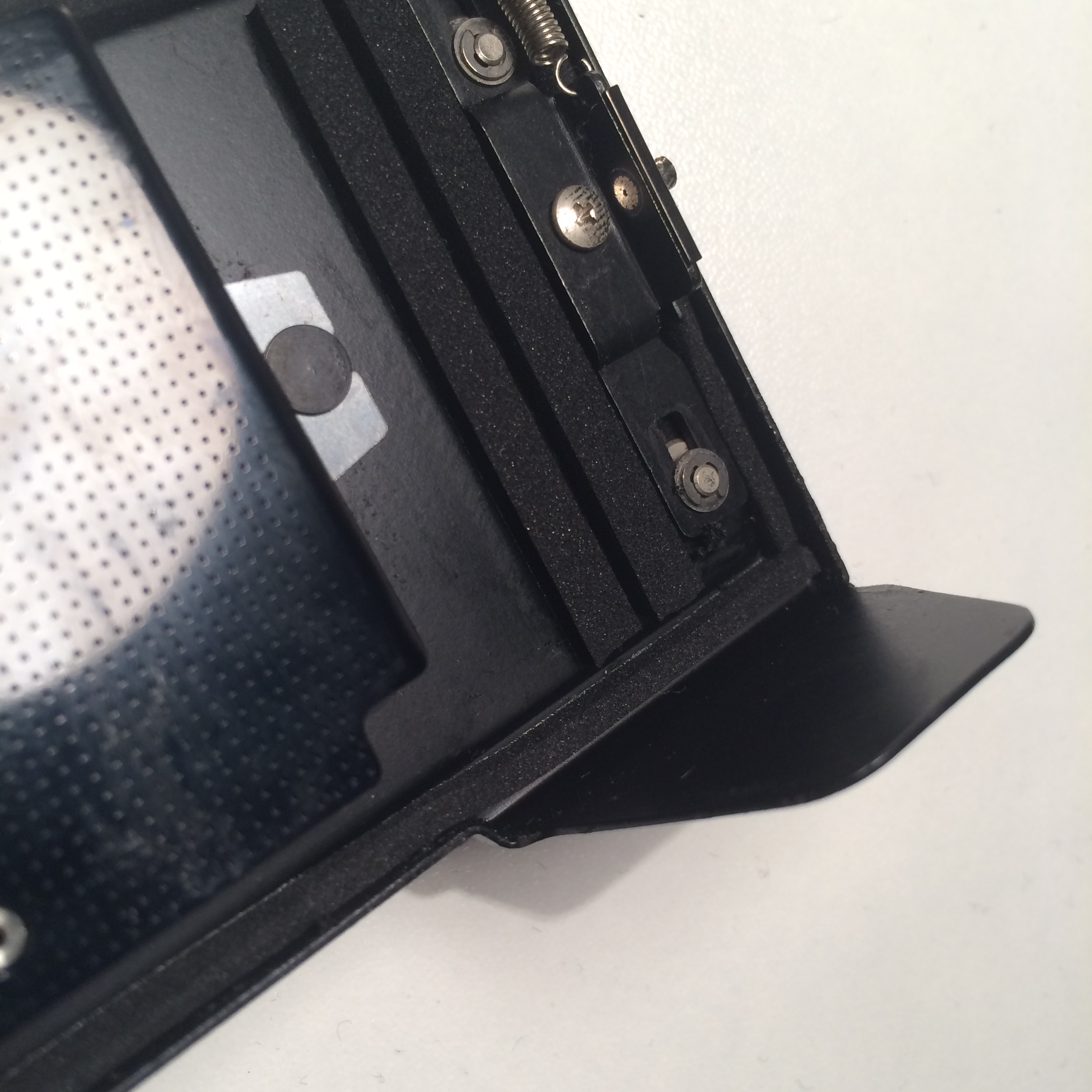 Eingeklebte Lichtdichtung.