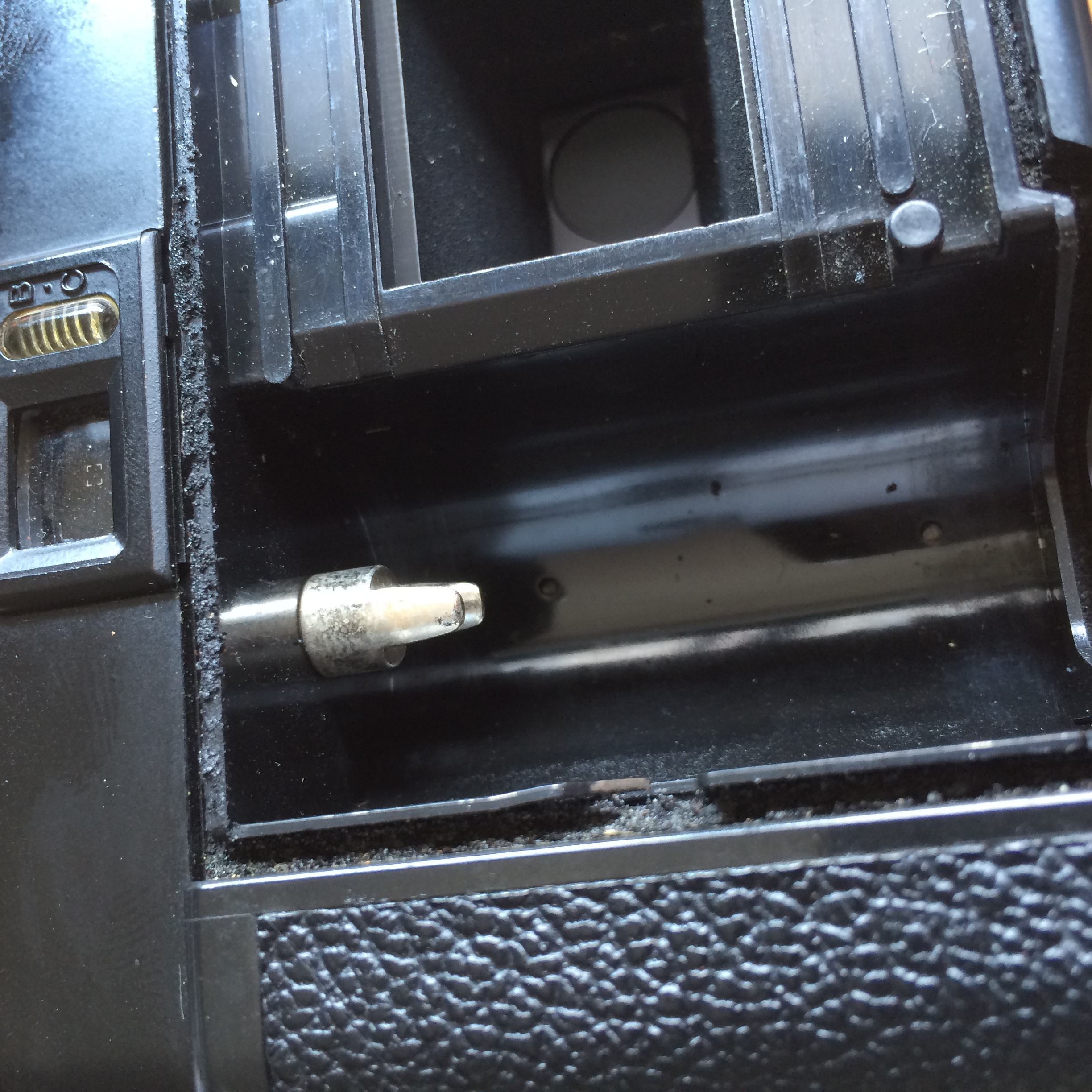 Alles verklebt: Die alte Lichtdichtung.