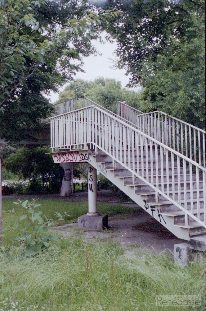 Fotografiert mit einer Rollei 35, Fuji ISO 200 Farbfilm.