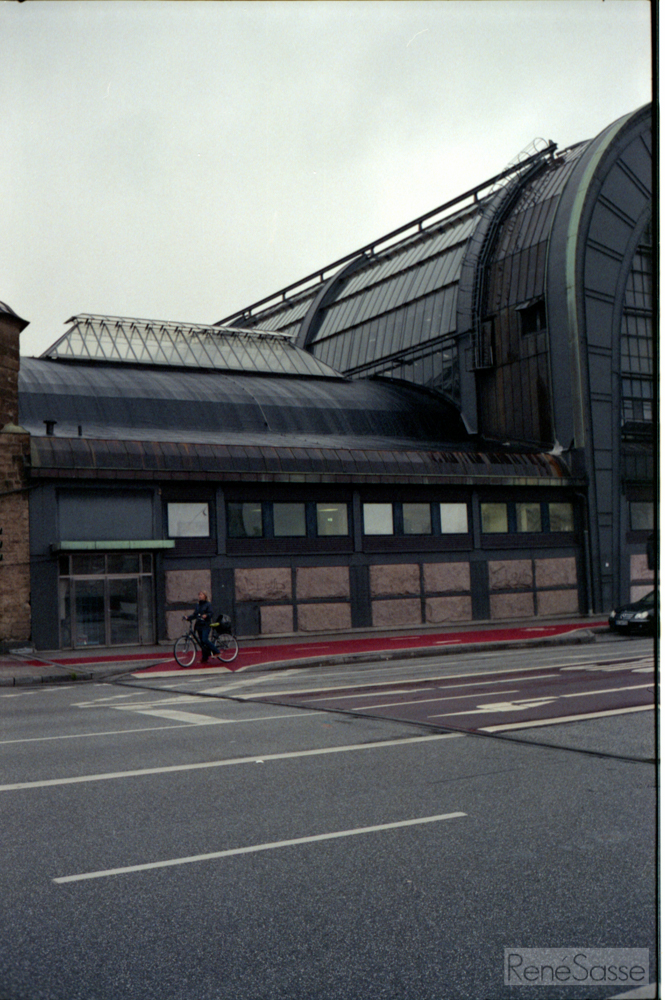 Fotografiert mit einer Rollei 35, Fuji ISO 200 Farbfilm.